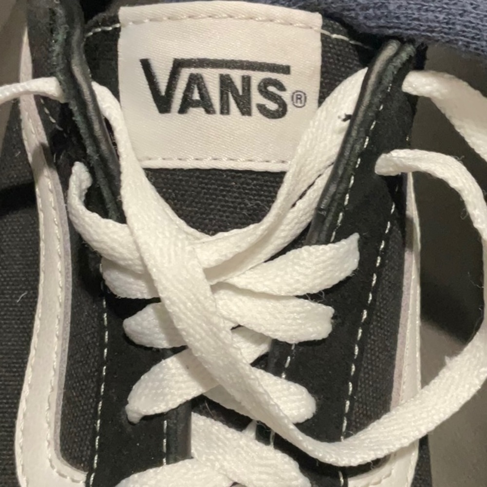 Vans - Picture 5 of 5